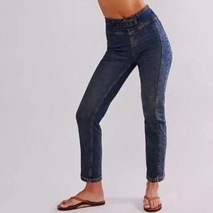 We The Free Crvy Dream State High-Rise Straight Jeans size 28 inseam 26“